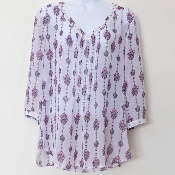 Reitmans White and Pink Patterned Blouse - Picture 1 of 7